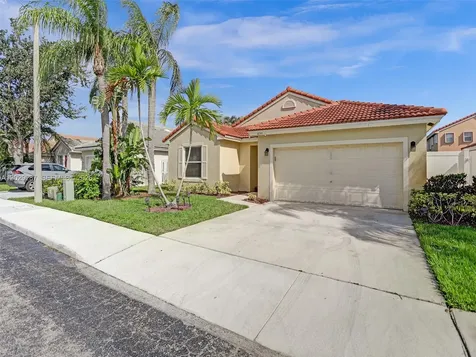 16541 NW 5th Street Pembroke Pines FL 33028