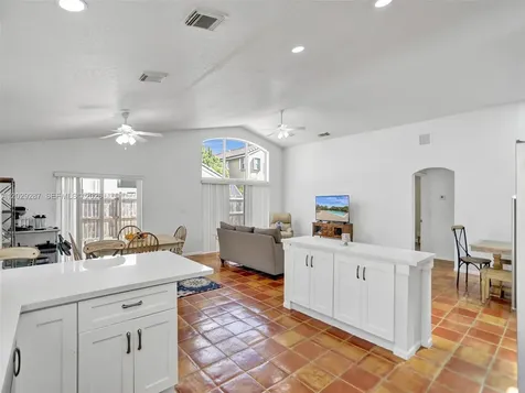 16541 NW 5th Street Pembroke Pines FL 33028