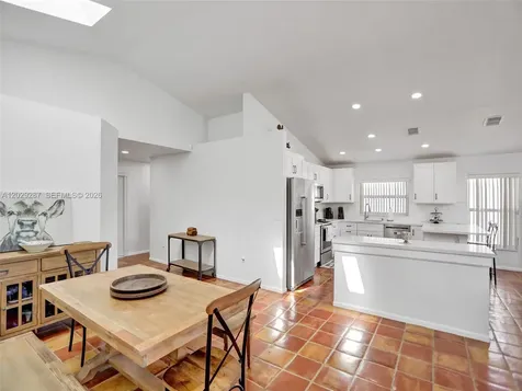 16541 NW 5th Street Pembroke Pines FL 33028