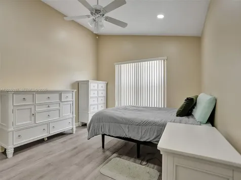 16541 NW 5th Street Pembroke Pines FL 33028