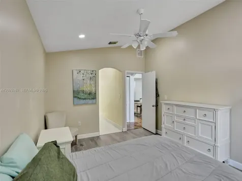 16541 NW 5th Street Pembroke Pines FL 33028