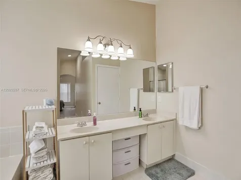 16541 NW 5th Street Pembroke Pines FL 33028
