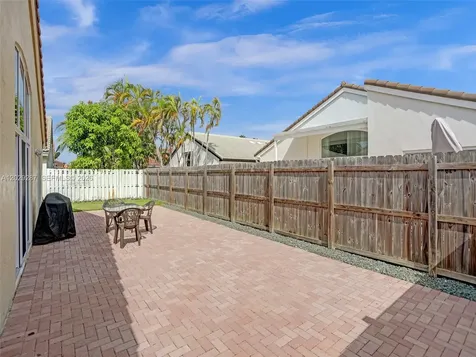 16541 NW 5th Street Pembroke Pines FL 33028