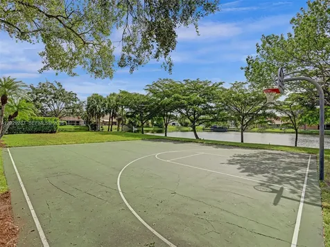 16541 NW 5th Street Pembroke Pines FL 33028