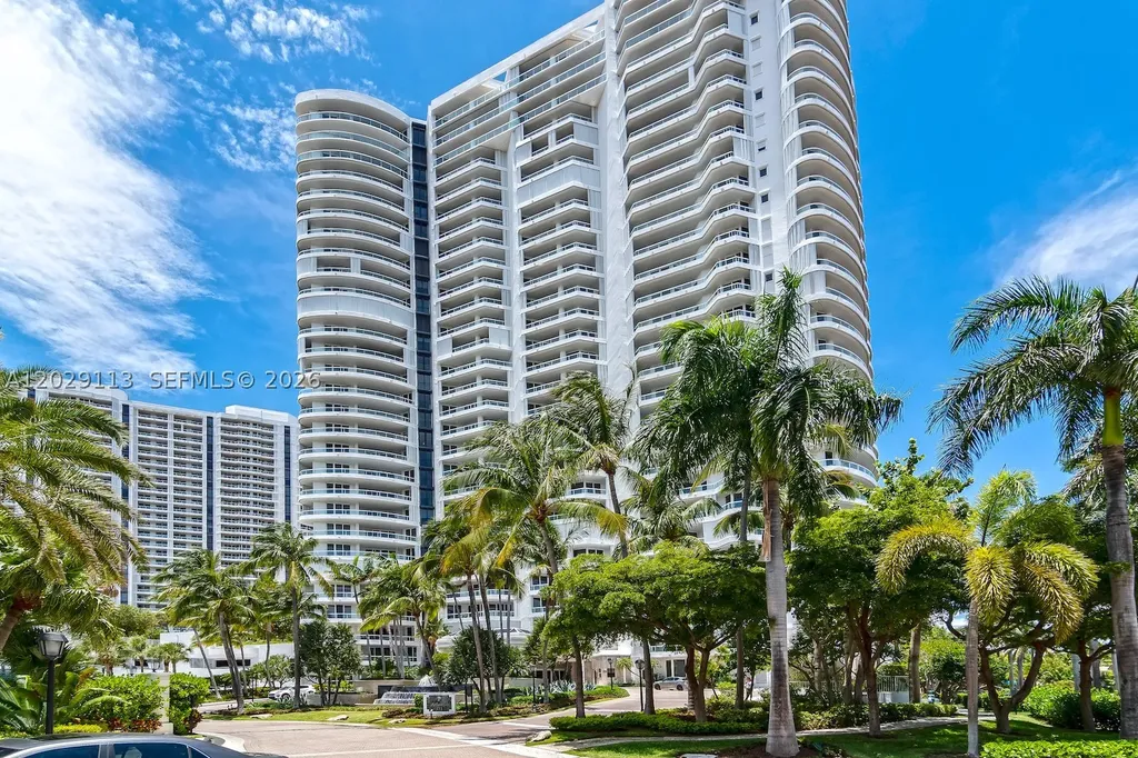 21050 NE 38th Avenue Aventura FL 33180