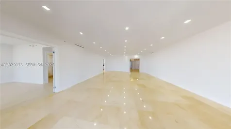 21050 NE 38th Avenue Aventura FL 33180
