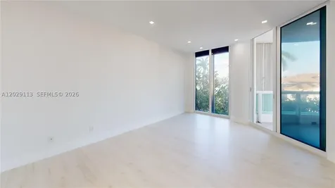 21050 NE 38th Avenue Aventura FL 33180