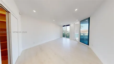 21050 NE 38th Avenue Aventura FL 33180