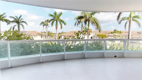 21050 NE 38th Avenue Aventura FL 33180