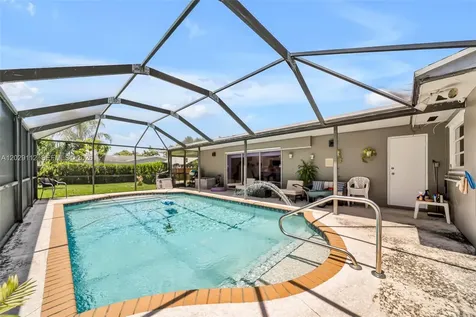6760 SW 62nd Terrace South Miami FL 33143