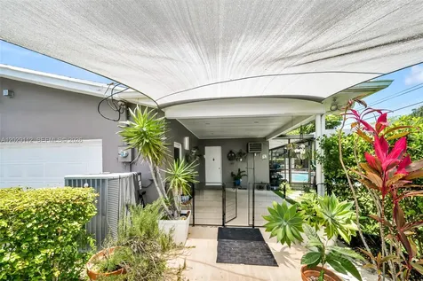 6760 SW 62nd Terrace South Miami FL 33143