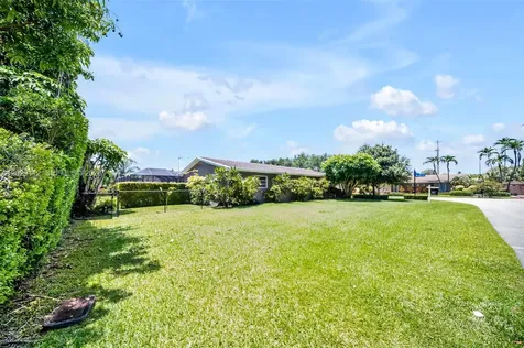 6760 SW 62nd Terrace South Miami FL 33143