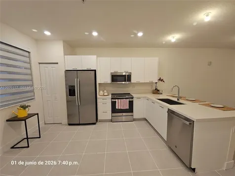 6453 NW 102nd Path Doral FL 33178
