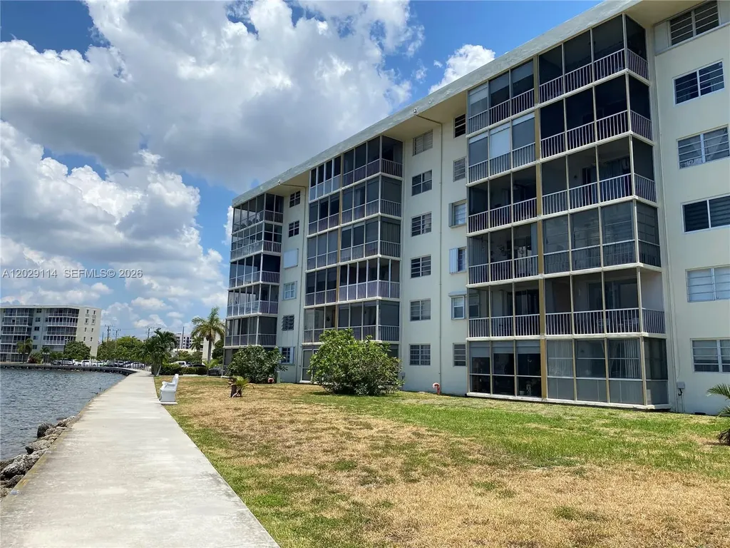 2920 Point East Drive Aventura FL 33160