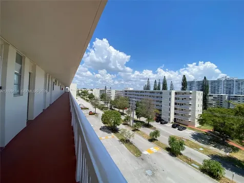 2920 Point East Drive Aventura FL 33160