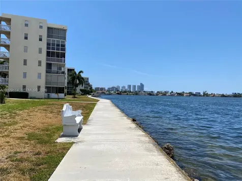 2920 Point East Drive Aventura FL 33160