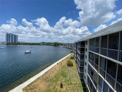 2920 Point East Drive Aventura FL 33160