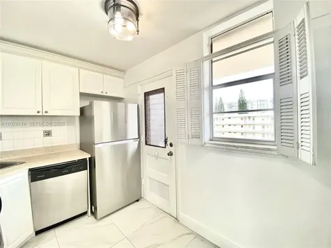 2920 Point East Drive Aventura FL 33160