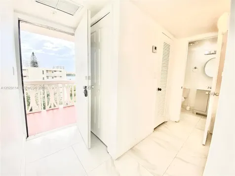 2920 Point East Drive Aventura FL 33160