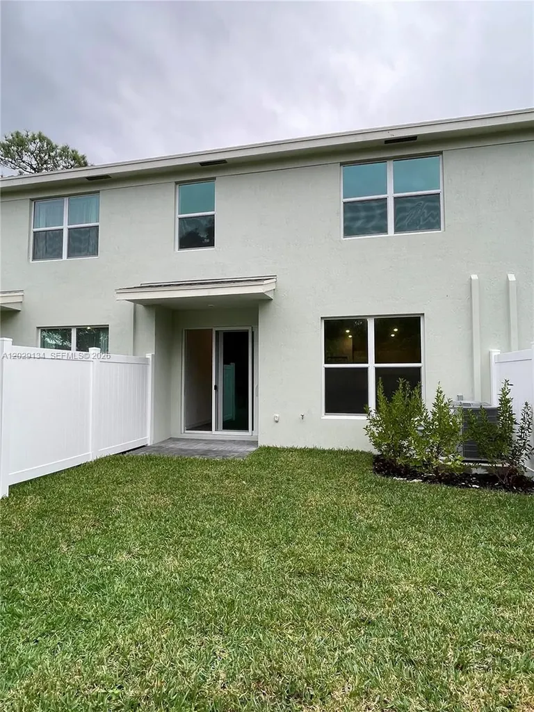 4297 Hammock Grove Drive Lake Worth FL 33467