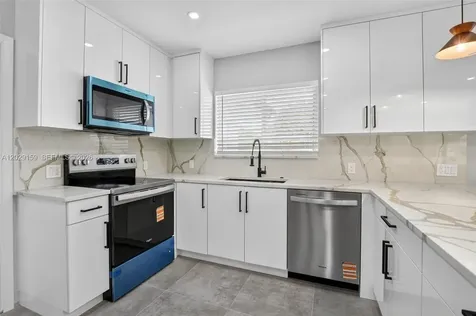 1320 SE 10th Street Deerfield Beach FL 33441