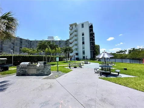 3475 N Country Club Drive Aventura FL 33180