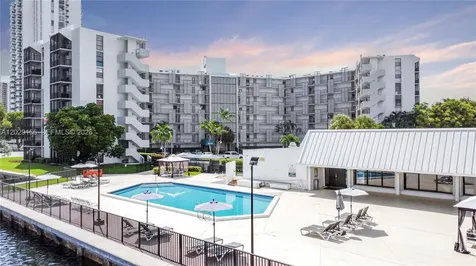 3475 N Country Club Drive Aventura FL 33180