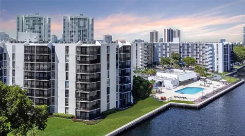 3475 N Country Club Drive Aventura FL 33180