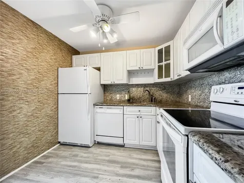 3475 N Country Club Drive Aventura FL 33180