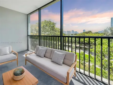 3475 N Country Club Drive Aventura FL 33180