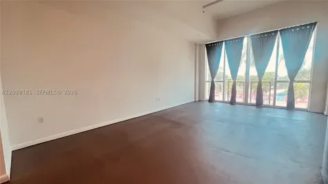 253 NE 2nd Street Miami FL 33132