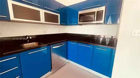 253 NE 2nd Street Miami FL 33132