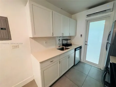 75 Washington Avenue Miami Beach FL 33139