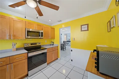 7715 SW 9th Street North Lauderdale FL 33068