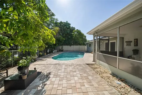7715 SW 9th Street North Lauderdale FL 33068