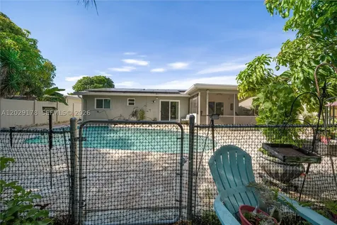 7715 SW 9th Street North Lauderdale FL 33068
