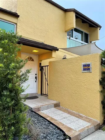 15824 SW 90th Court Palmetto Bay FL 33157