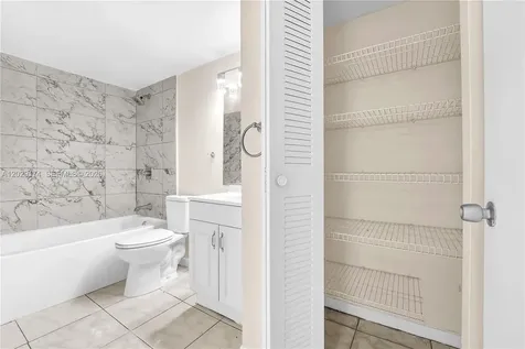 210 SW 11th Street Miami FL 33130