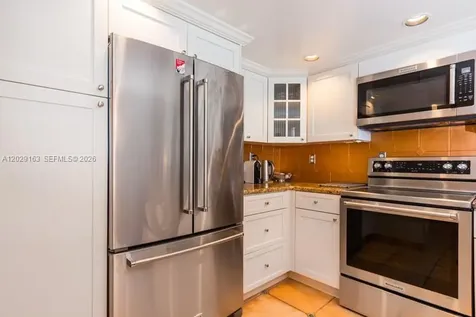 2625 Collins Avenue Miami Beach FL 33140