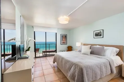 2625 Collins Avenue Miami Beach FL 33140