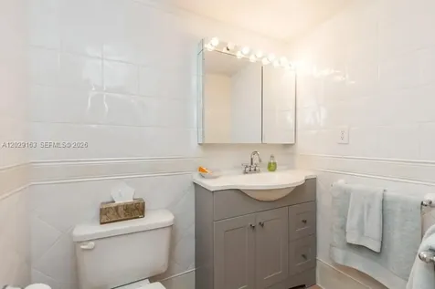 2625 Collins Avenue Miami Beach FL 33140
