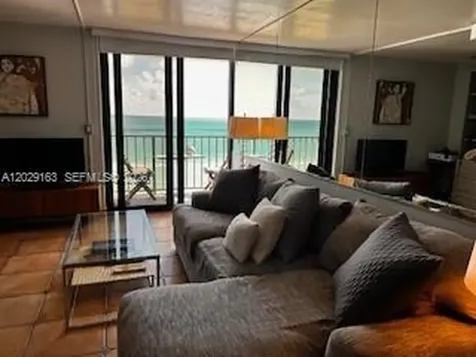 2625 Collins Avenue Miami Beach FL 33140
