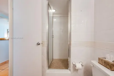 2625 Collins Avenue Miami Beach FL 33140
