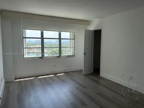 5161 Collins Avenue Miami Beach FL 33140