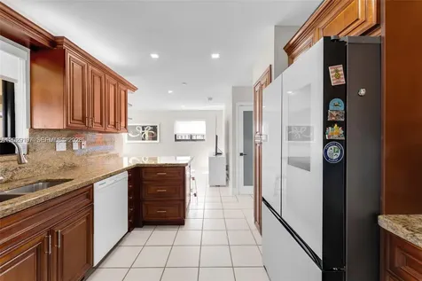 1417 SW 139 Avenue Miami FL 33184