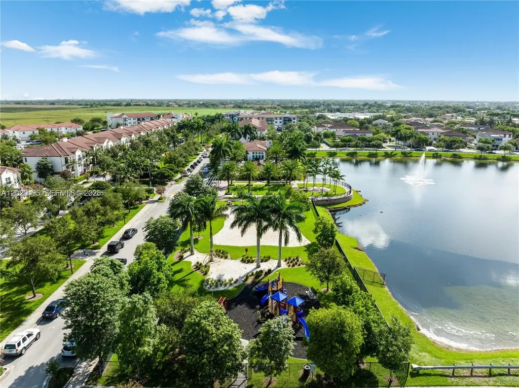 16946 SW 90th Terrace Circle Miami FL 33196