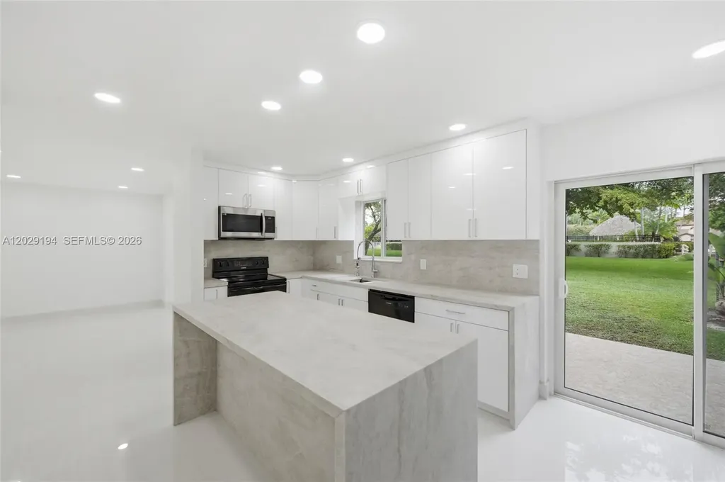 22384 Thousand Pines Lane Boca Raton FL 33428