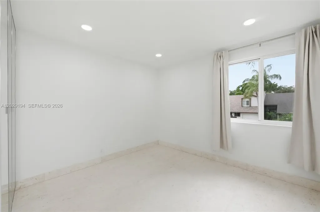 22384 Thousand Pines Lane Boca Raton FL 33428