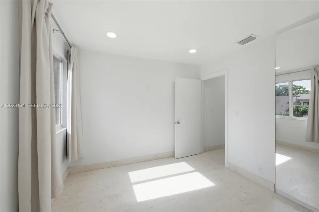 22384 Thousand Pines Lane Boca Raton FL 33428