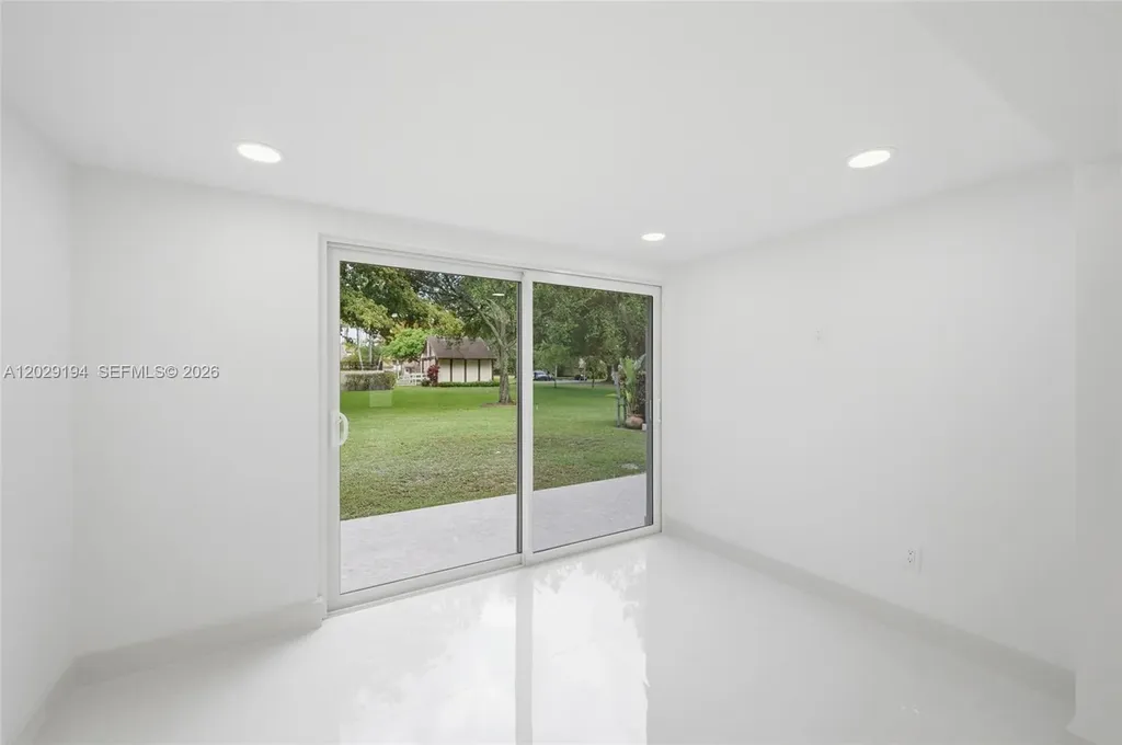 22384 Thousand Pines Lane Boca Raton FL 33428